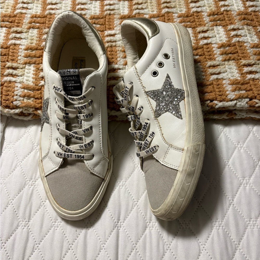 Vintage Havana White and Gray Women's Sneakers - Picture 5 of 7